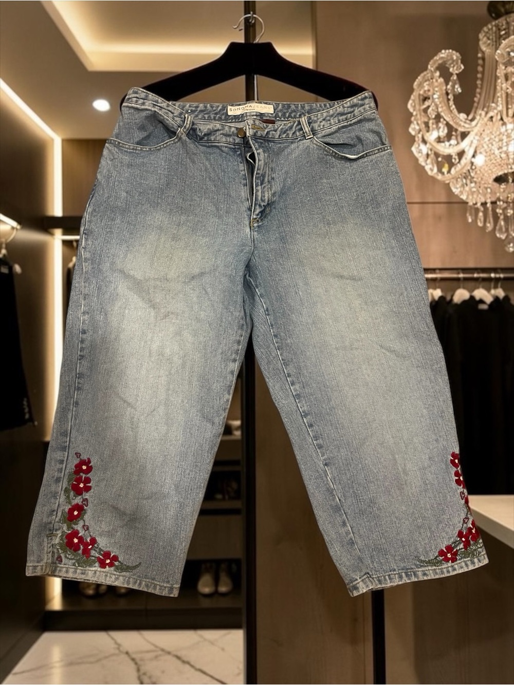 Sonoma Women's Floral Embroidered Capri Jeans Blue Denim Cropped Pants size 16